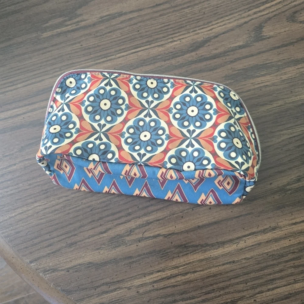 Estee Lauder | Cosmetic Bag